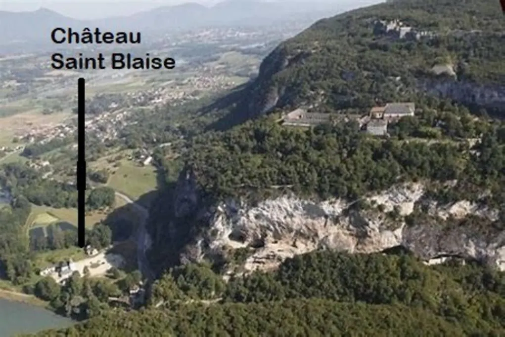 Au Chateau Saint Blaise Virignin Apartment