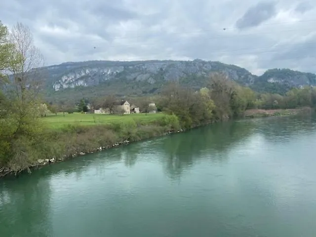 Au Chateau Saint Blaise Virignin 0*,