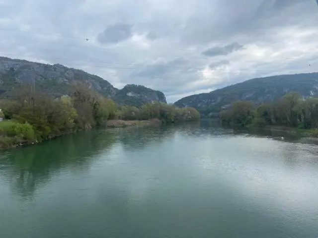 Au Chateau Saint Blaise Virignin Appartamento