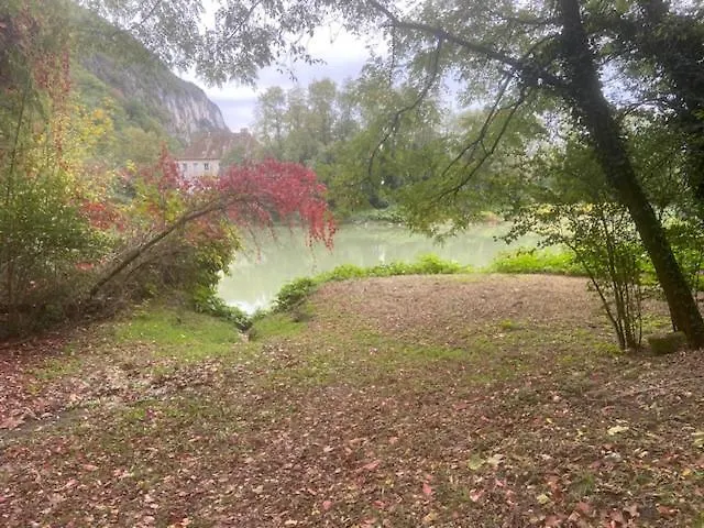 Au Chateau Saint Blaise Virignin 0*,  Francia